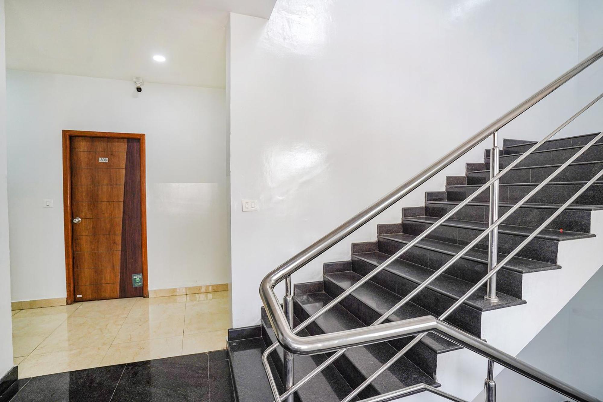 Fabhotel Rlv Green Palace - Nr Kengeri Satellite Town Bangalore Esterno foto