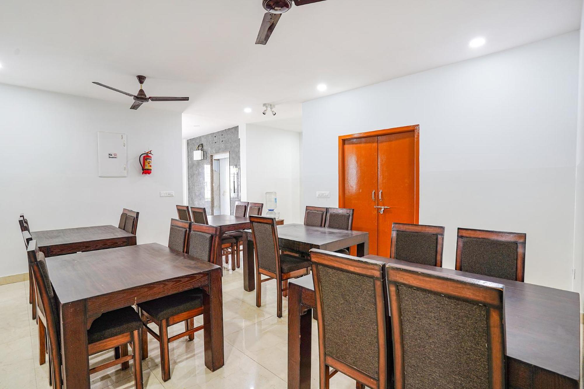 Fabhotel Rlv Green Palace - Nr Kengeri Satellite Town Bangalore Esterno foto